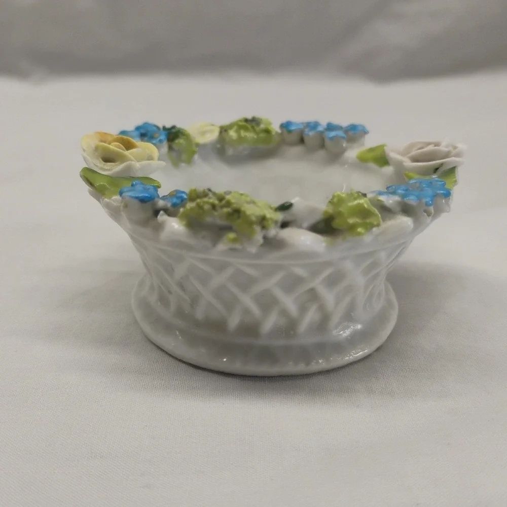 Elfinware Germany Vintage 3pc Salt Dip Cellar 1‎ Flawed Porcelain Basket Flowers